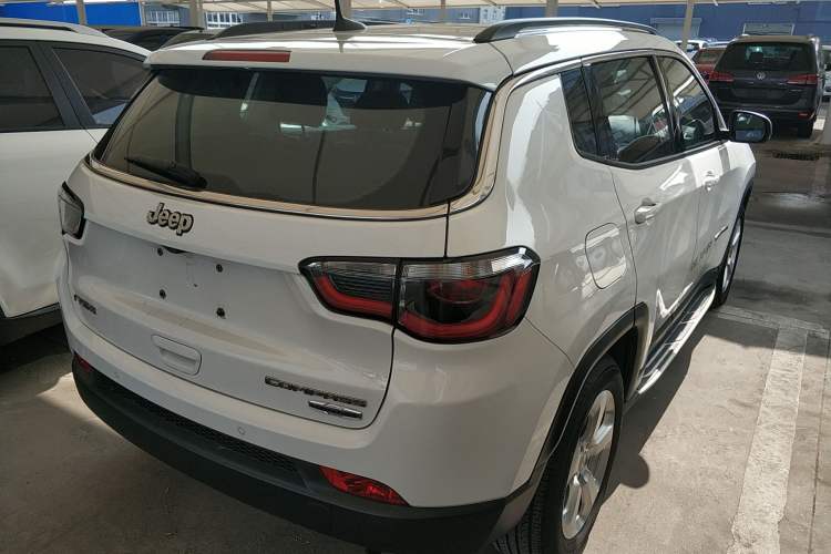 Used  Compass 2017 200T Automatic Family Edition
