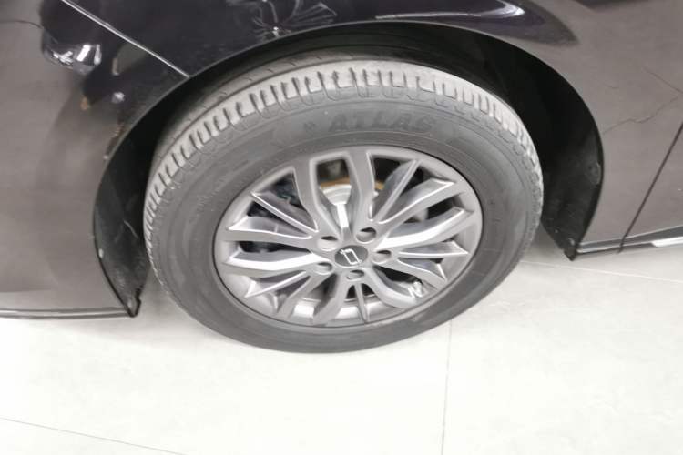 Used Bestune M9 2023 2.0T Prestige Edition
