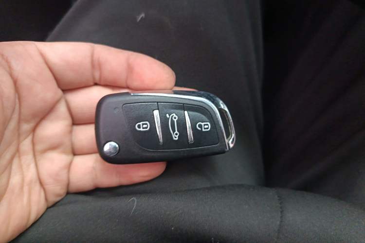 Used Haval H6 2013 Upgraded Model 2.4L Automatic Two-Wheel Drive Elite Version
