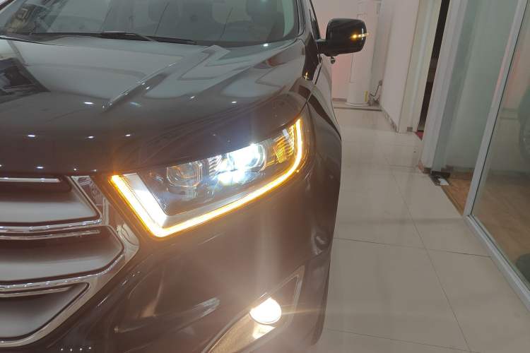 Used Ford Edge 2016 EcoBoost 245 Two-Wheel-Drive Titanium 7-Seater
