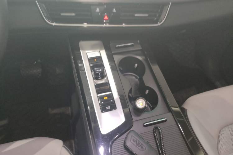 Used Volkswagen Tavendor 2024 330TSI Luxury Touring - All-Inclusive Edition