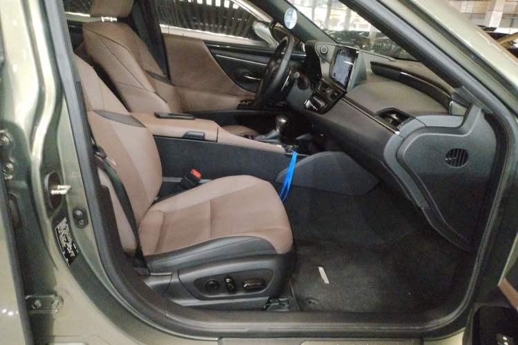 Used Lexus ES 2022 200 Excellence Edition
