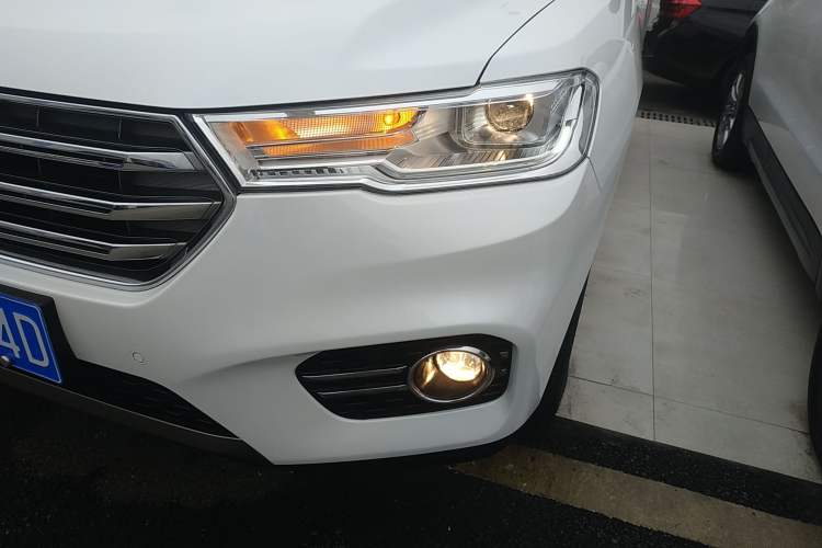 Used Haval H6 2017 Blue Label 1.5T Automatic Two-Wheel Drive ZhiShang Model
