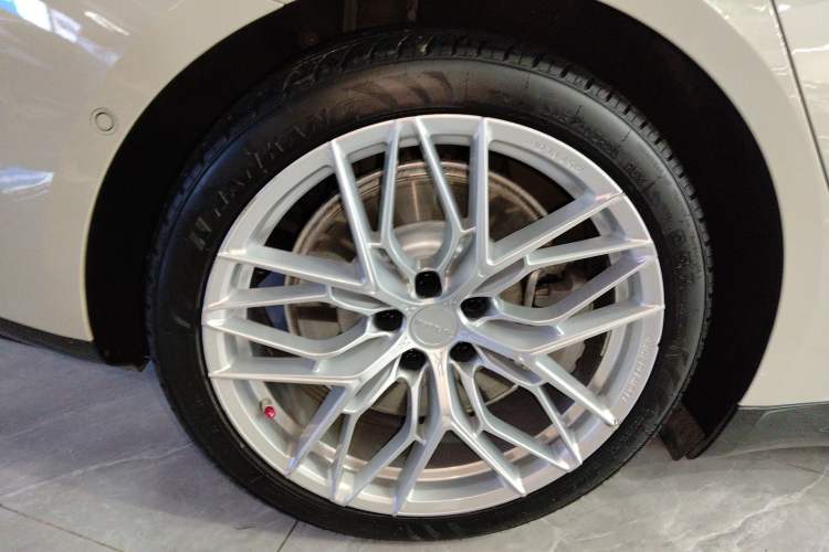 Used Xiaomi Auto SU7 2024 Rear-Drive Long-Range Intelligent Driving Version