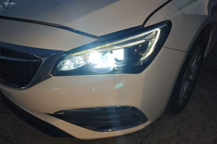 Used Buick Verano 2018 Sedan 20T Dual-Clutch Elite Model
