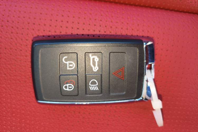 Used Jaguar F-PACE 2024 P250 R-Dynamic SE
