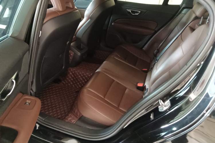 Used Volvo S60 2021 T4 Zhiyi Luxury Edition