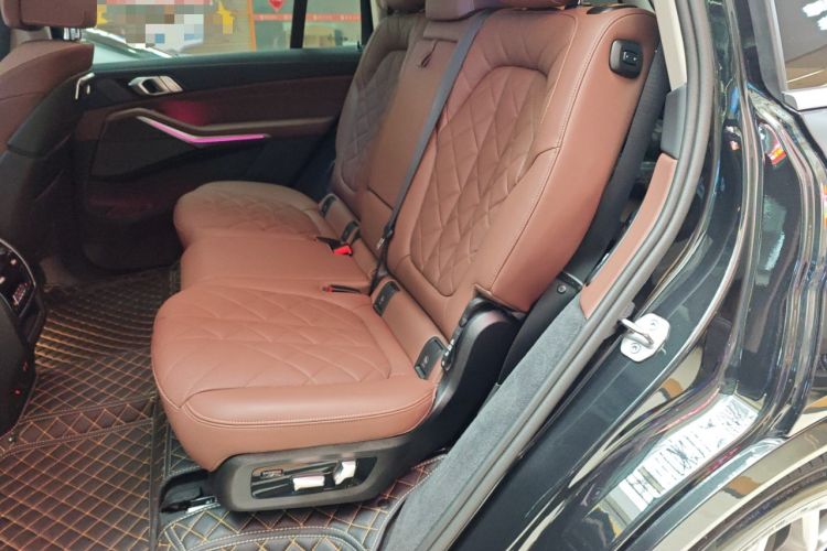 Used BMW X7 2023 xDrive40i Luxury Package with Leading Features
