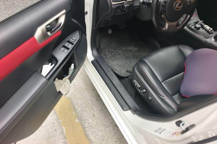 Used Lexus CT 2017 CT200h Comfort Edition Monochrome China VI
