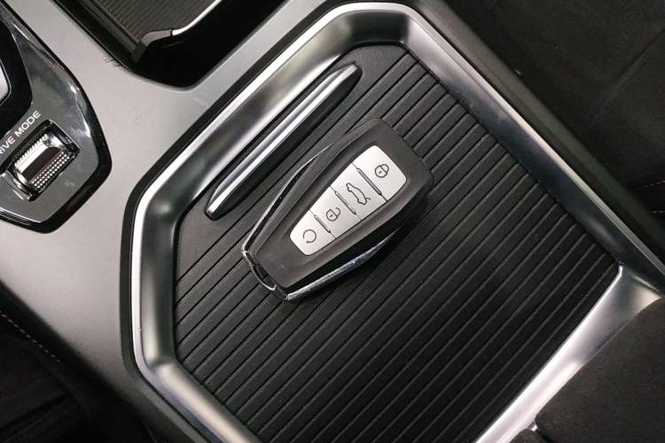 Used Geely Auto Haoyue L 2025 2.0T DCT Luxury Edition