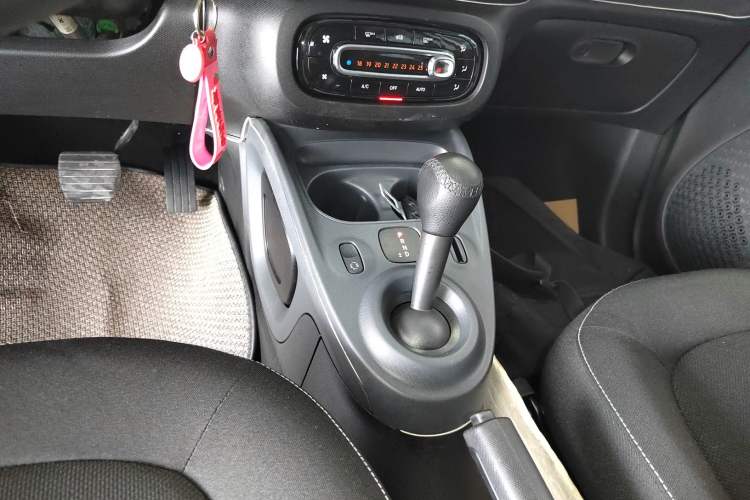 Used  forfour 2016 1.0L 52 kW Passion Edition
