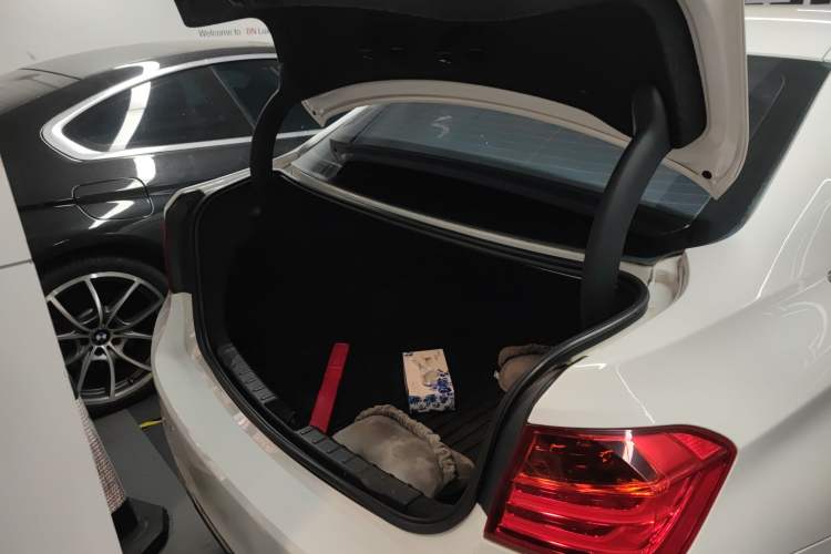 Used BMW 3 Series 2015 320Li Luxury Design Package Premium Edition
