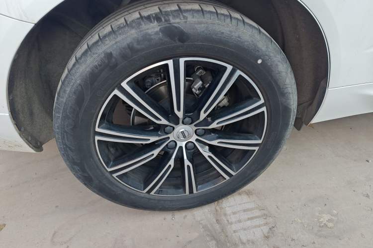 Used Volvo XC60 2020 T5 4x4 Smart Luxury Edition