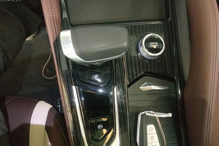 Used Geely Auto Monjaro L 2024 2.0TD High-Power Automatic Two-Wheel Drive Yunqi Version