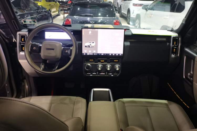 Used  V23 2025 501 Four-Wheel Drive Intelligent Driving Version
