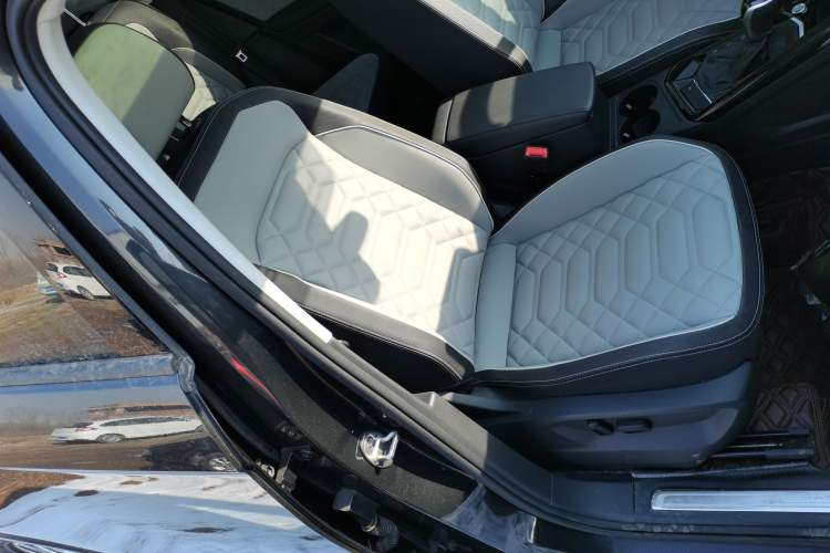 Used Volkswagen Tayron 2023 280TSI Two-Wheel-Drive Luxury Plus Advanced Version
