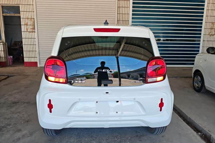 Used Roewe Clever 2021 302 km New Four-Seater Super-Efficient Version
