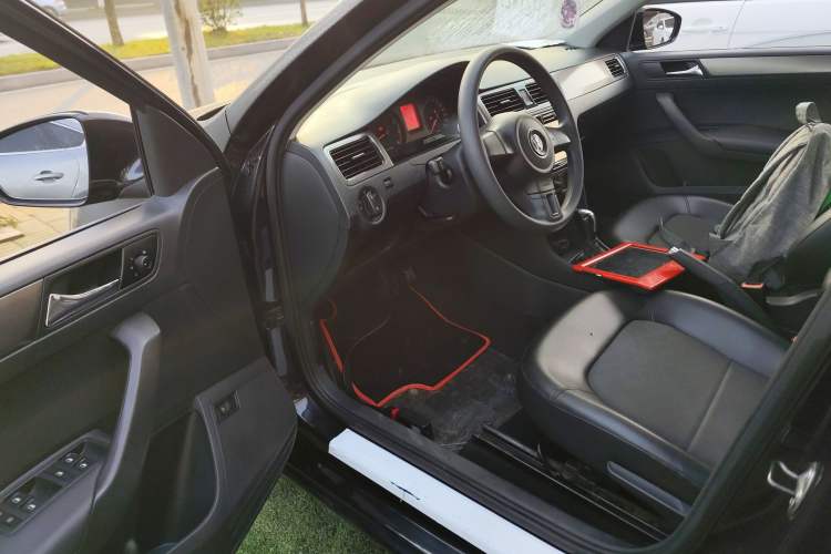 Used Volkswagen Santana 2013 1.6L Automatic Comfort Edition
