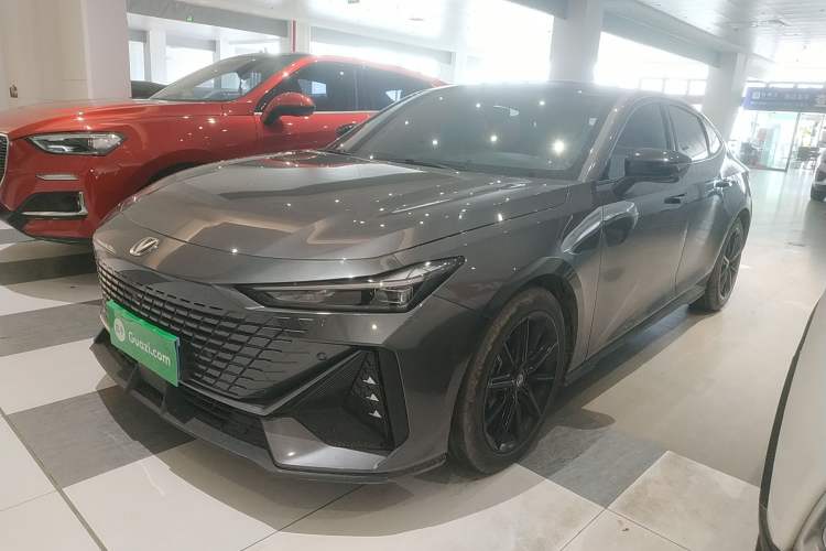 Used Changan UNI-V 2022 1.5T Prestige Version