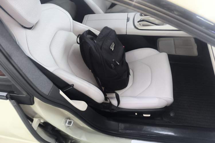 Used  SU7 2024 Rear-Drive Ultra-Long Range Advanced Pro-Level Intelligent Driving Version
