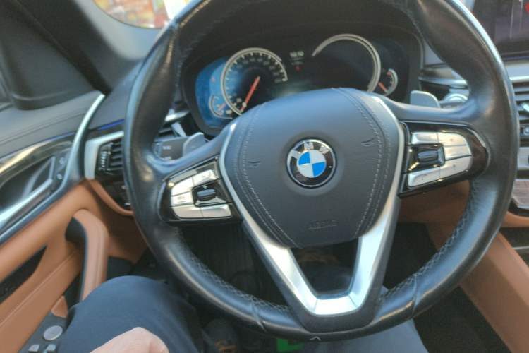 Used BMW 5 Series 2018 Restyled 530Li Leading Edition M Sport Package
