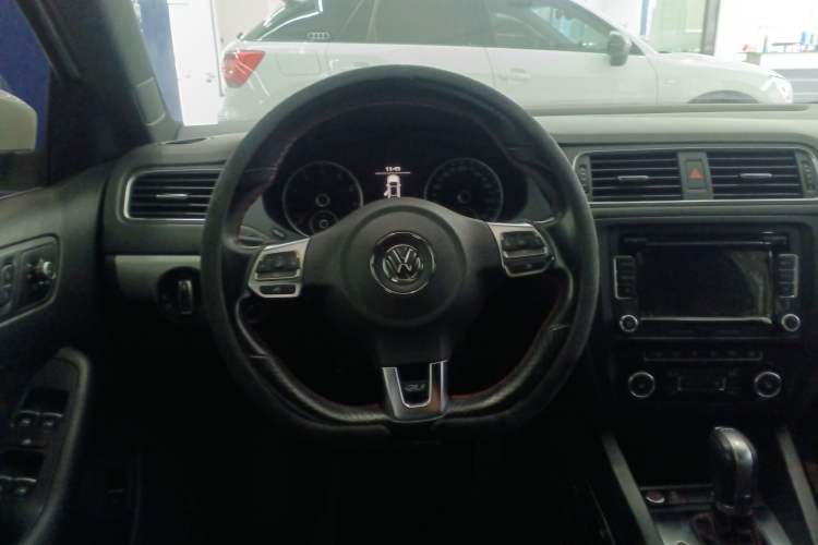 Used Volkswagen Sagitar 2013 2.0 TSI GLI
