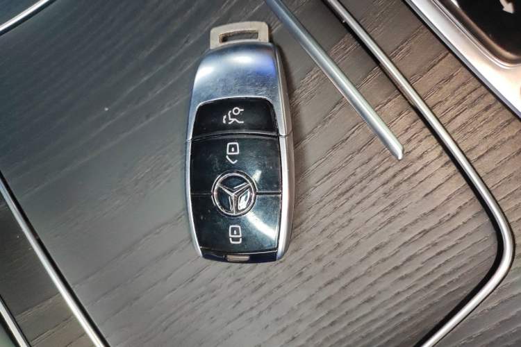 Used Mercedes-Benz E-Class New Energy 2022 Restyled E 350 e L Plug-in Hybrid Sports Sedan