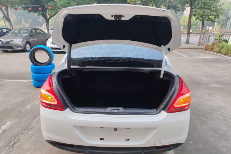 Used Peugeot 308 2014 Enjoy Edition Classic 1.6L Manual YouShang Model
