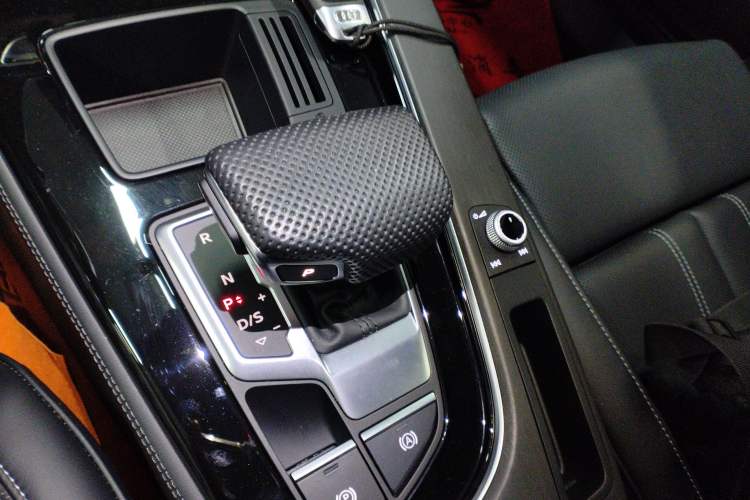 Used Audi A4L 2024 40 TFSI Luxury Dynamic Edition
