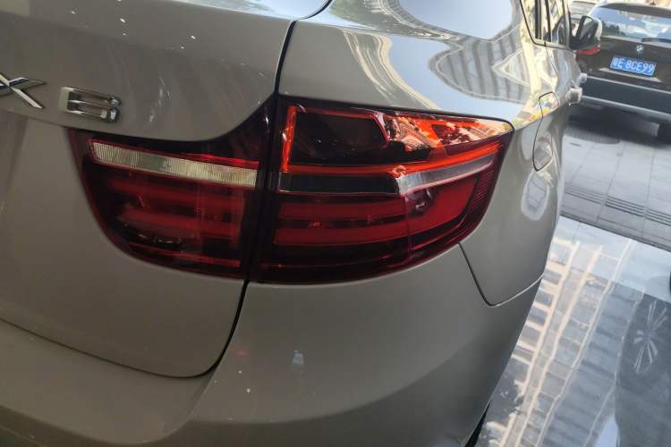 Used BMW X6 2014 xDrive35i Sport model
