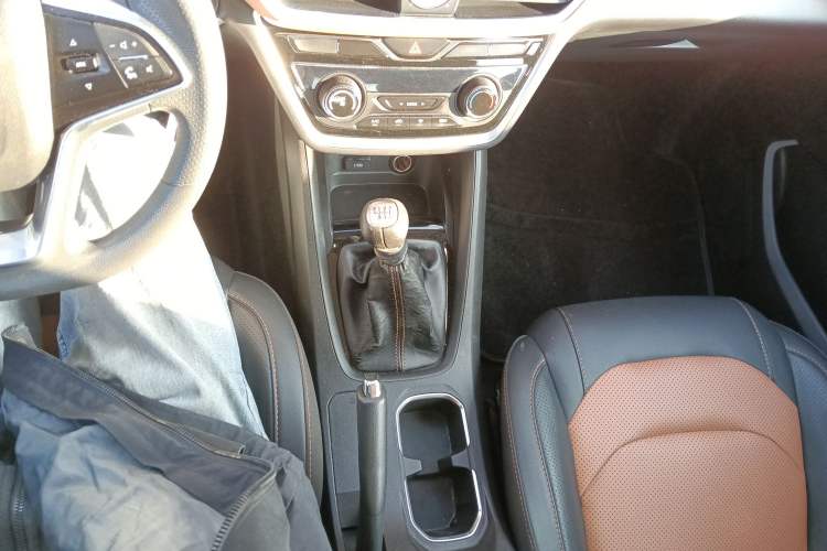 Used Wuling Hongguang S3 2019 1.5L Manual Luxury Model China VI Standard
