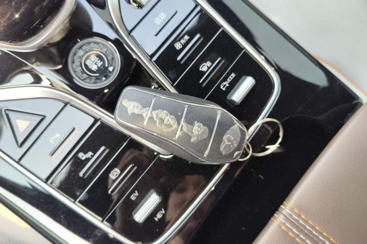 Used BYD Qin PLUS 2024 HONOR Edition DM-i 120KM Excellence Model
