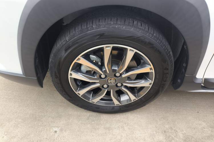 Used Toyota YARiS L 2022 X-Trail 1.5L CVT Luxury PLUS Edition
