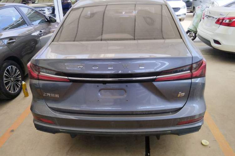 Used Roewe i5 2023 1.5L Manual Comfort Edition
