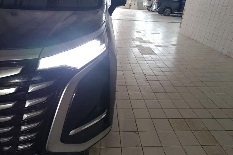 Used Denza D9 2024 DM-i 1050 Luxury Model