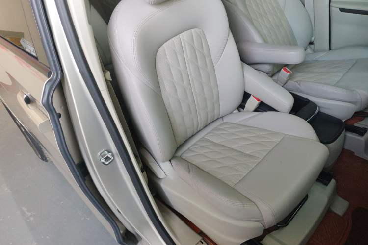 Used Buick GL8 2022 ES Landtrek 653T Comfort Edition