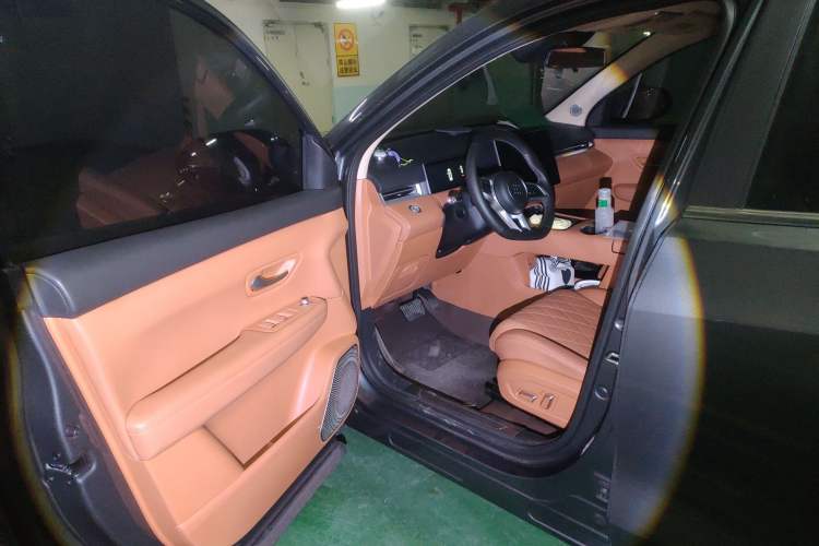 Used  E5 PLUS 2025 165 km Long-Range Version PLUS 7-Seater
