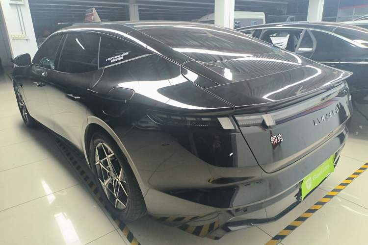 Used Lynk & Co Z10 2025 71 kWh 602 km Range Rear-Wheel Drive Pro
