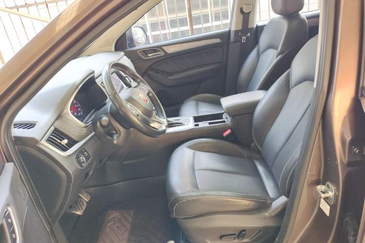 Used Roewe RX5 2016 20T Two-Wheel Drive Automatic Internet Smart Edition
