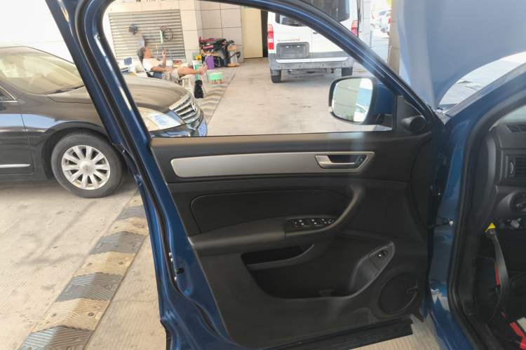 Used Qoros 5 2019 1.6T Automatic Zhiyun Connect (AliOS) Edition Prestige Model
