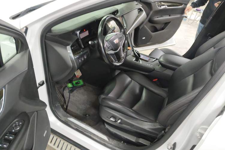 Used Cadillac XT5 2018 28E Four-Wheel Drive Tech Version
