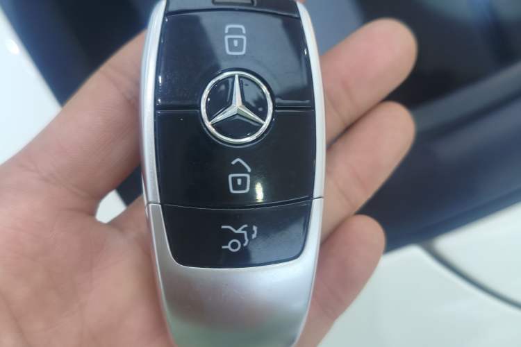 Used Mercedes-Benz E-Class 2018 E 300 L Sporty and Stylish Model
