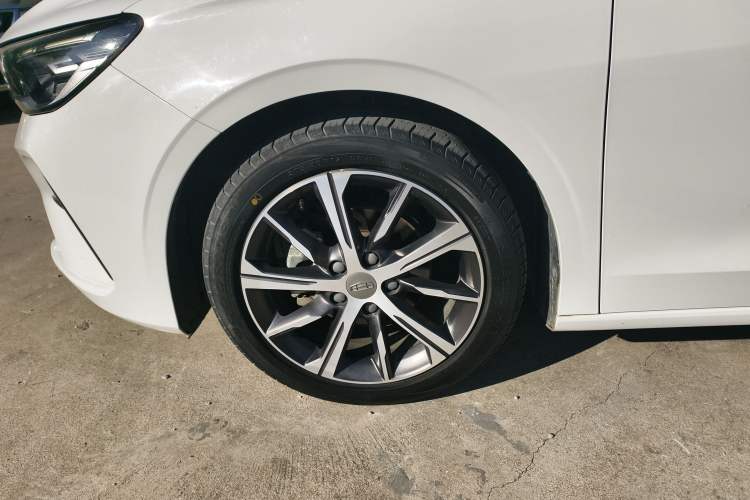 Used Geely Auto Emgrand 2022 4th Generation 1.5L CVT Flagship Model
