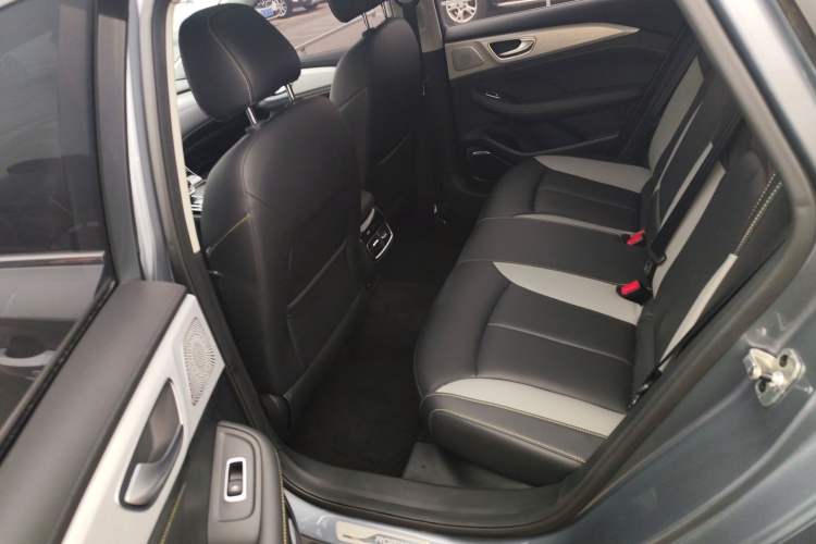 Used Roewe i6 MAX New Energy 2020 1.5T PHEV Cool & Spacious Skyroof Intelligent Drive Supreme Edition
