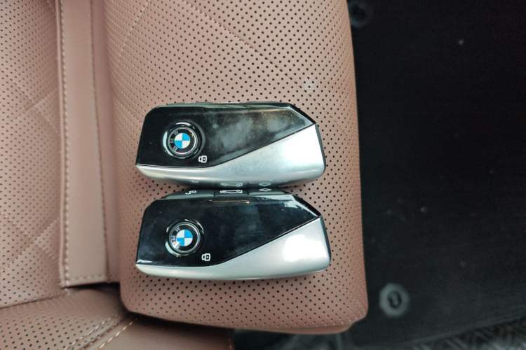 Used BMW X7 2023 xDrive40i Luxury Package with Leading Features
