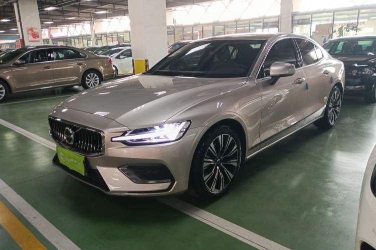 Used Volvo S60 2025 B4 Zhiyuan Luxury Edition