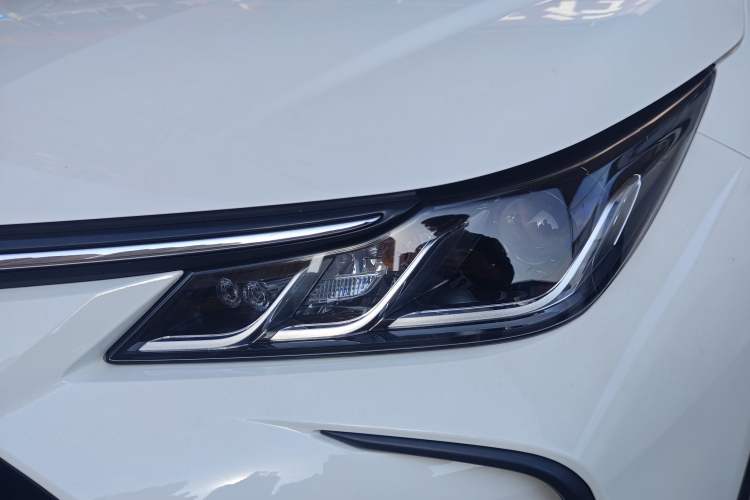 Used Toyota Corolla 2021 Dual-Motor 1.8L E-CVT Elite Edition
