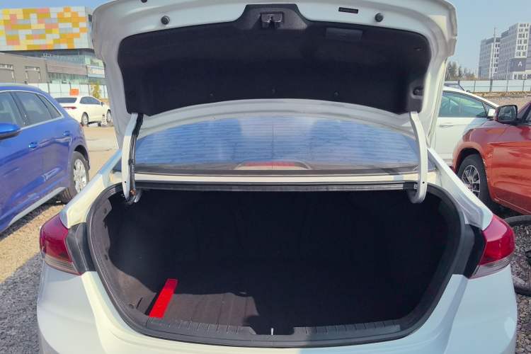 Used Hyundai Elantra 2016 1.4T Dual-Clutch Xuan Dong · Dynamic Version
