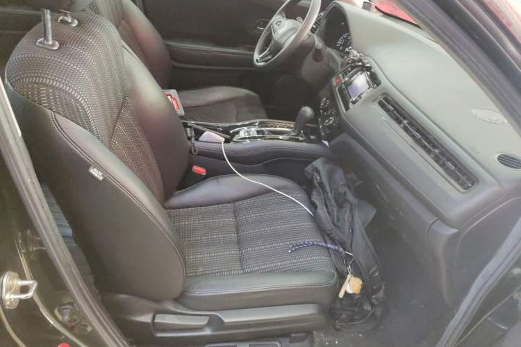 Used Honda Vezel 2017 1.8L CVT Front-Wheel Drive Pioneer Edition