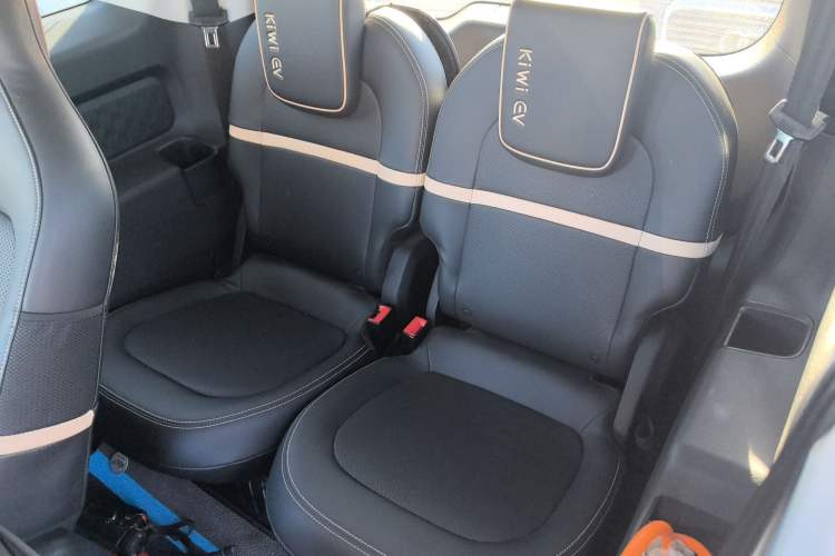 Used Baojun KiWi EV 2021 Artist Model Lithium Iron Phosphate